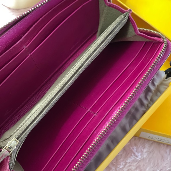 Fendi zip around wallet - Picture 7 of 7